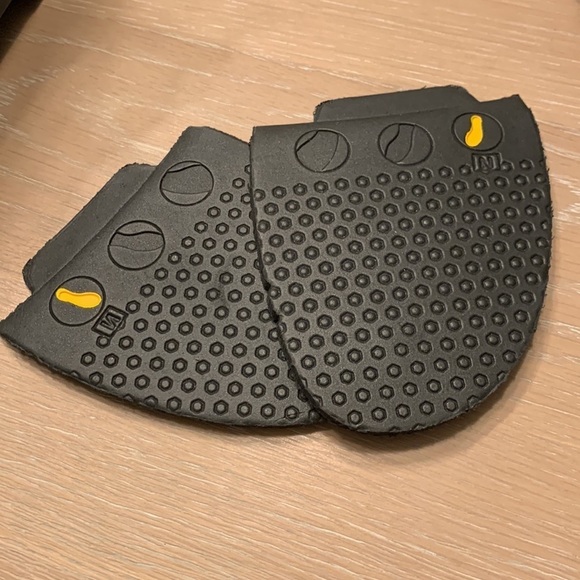 Golite Baretech Men’s Sneakers Sz 9 look new! Heel pads included - Picture 6 of 9